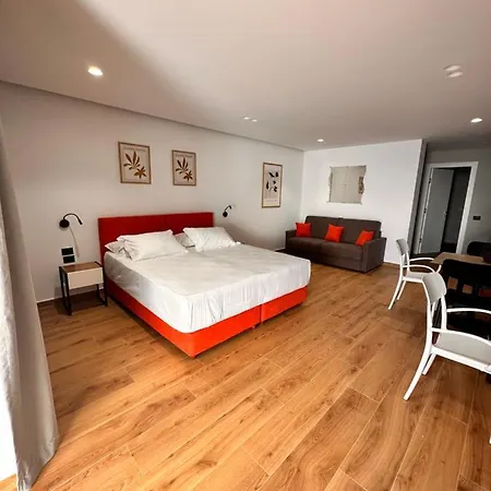 Apartment Lookout 3 *