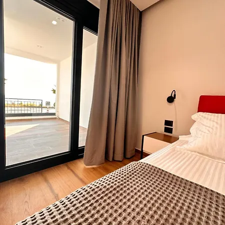 Lookout 3 * Sarandë