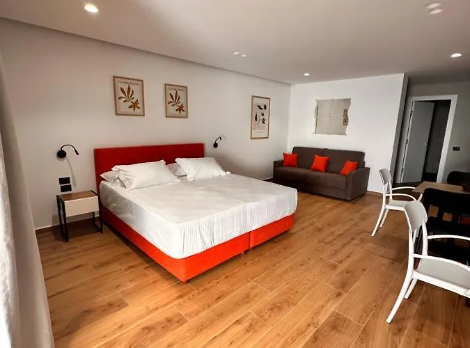 Apartment Lookout 3 *