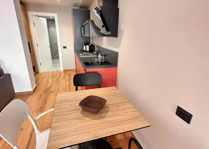 Apartment Lookout 3